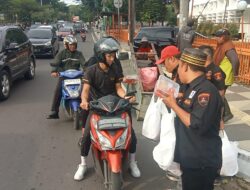 Grib Jaya Sumsel Berbagi Takjil kepada Masyarakat