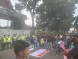 Gabungan Aliansi Organisasi Daerah Sumatera Selatan Gelar Aksi Di Kantor Gubernur