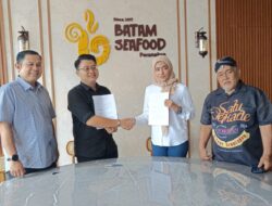 Panitia Anugerah Kartini Musik Dan film Indonesia 2025  Lakukan Penandatanganan MOU Dengan Founder Batam Seafood
