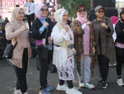 Ketua Persit KCK Cabang XLII Kodim 0418/Palembang Ikuti Kebaya Run 5K