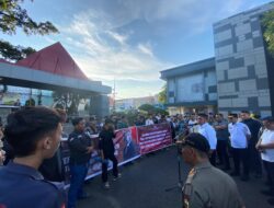 Merayakan Hut Ke-79 Sumatra Selatan,Gerakan Pemuda Mahasiswa Sumatera Selatan (GAASS) menggelar aksi damai di halaman Kantor Gubernur Sumatera Selatan