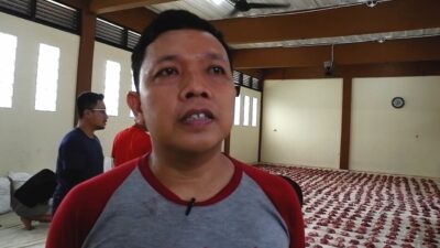 Warga Muslim dan Nonmuslim Terima Daging Kurban dari Masjid Ar-Rahmah Cileungsi  Semangat Toleransi Warnai Perayaan Idul Adha 1446 H