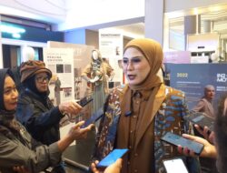 Nina Nugroho Persembahkan Koleksi Silfira “Silent Fire” di IN2MOTION Fest 2025  Perayaan Keberdayaan Perempuan dalam Balutan Ketenangan dan Elegansi