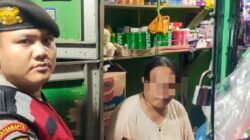 Ciptakan Situasi Kondusif, Personel Polrestabes Palembang Tertibkan Warung Penjual Miras