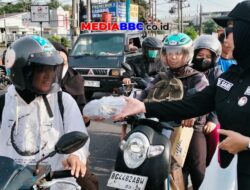 DPD PMPB Sumsel Konsisten Berbagi di Ramadhan, Ratusan Takjil Dibagikan di Tiga Simpang Strategis Palembang