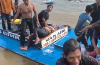 Kecelakaan Speed Boat Di Perairan Muara Telang, Satu Penumpang Meninggal Dunia