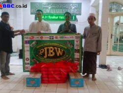 Memasuki Hari ke-23 Ramadhan, JUMAT BERKAH WARTAWAN Berbagi Takjil ke Masjid Al-Auwabin Kwitang Jakarta Pusat