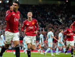 MU Tekuk Brentford 2-1, Jersey (RED) Curi Perhatian di Old Trafford