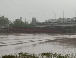 Lagi dan Lagi! Jembatan di Muba Dihantam Tongkang Batubara, Pengawasan Dishub Dan KSOP Dipertanyakan