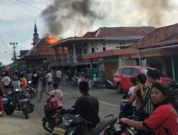 Kebakaran Hebat Di Air Balui Muba Sanga Desa Muba, 4 Rumah Ludes Terbakar