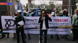PST DESAK KEJATI SUMSEL SERET AKTOR INTELEKTUAL KORUPSI JASA PANDU SUNGAI LALAN, DIAN HS: JANGAN BIARKAN UANG RAKYAT Rp160 MILIAR DIJARAH BERJAMAAH!