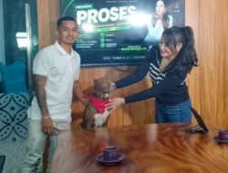 Shine Clinton Ungkap Dedikasi Selamatkan Ratusan Anjing di Podcast Profesional Sukses