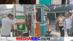 DIDUGA TAK BERIZIN, PARKIR RAJAWALI VILLAGE DISEGEL PEMKOT PALEMBANG; PENGELOLA TERANCAM GUGATAN DAN LAPORAN PIDANA