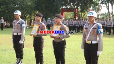 Polres Banyuasin Laksanakan Upacara PTDH Dua Personel sebagai Bentuk Penegakan Disiplin