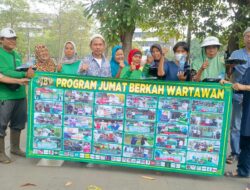 Program Jumat Berkah Wartawan (PJBW) , Pekan ke-84 Salurkan 100 Nasi Boks dan Air Mineral untuk Warga Cileungsi- Bogor