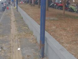 Duh… Semrawutnya Papan Reklame di Pasar Legi