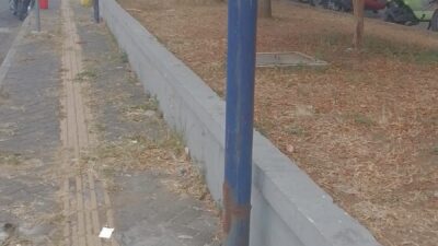 Duh… Semrawutnya Papan Reklame di Pasar Legi