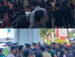300 Mahasiswa Geruduk Kejari Palembang, Ultimatum Usut Dugaan Korupsi: “Jangan Ada Hukum yang Tajam ke Bawah!”