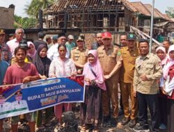 Bupati Muba Berikan Bantuan untuk Korban Kebakaran di Desa Teluk Kecamatan Lais