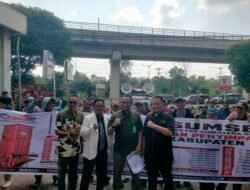 LASKAR Sumsel Demo di Kejati Sumsel, Soroti Temuan Kejanggalan APBD Banyuasin