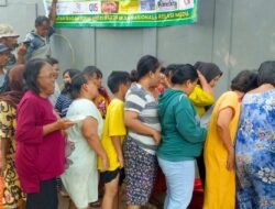 Program Jumat Berkah Wartawan (PJBW). Pekan ke-92, Tommy Kurniawan dan Camel Petir Ikut Berbagi kepada Warga