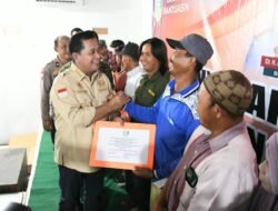 Dukung Program GEMAR TUGAS dan Tekan Stunting, Bupati Askolani Salurkan Bantuan Perkebunan dan Peternakan