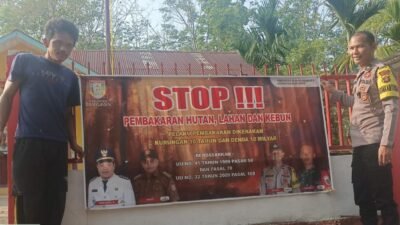 Cegah Karhutla, Bhabinkamtibmas Polsek Betung Sosialisasikan Maklumat Kapolda Sumsel di Desa Air Senggeris