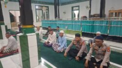 Salat Subuh Keliling di Ngulak III, Kapolsek Sanga Desa Ajak Masyarakat Jaga Kamtibmas dan Cegah Karhutla