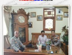 Kapolsek Lalan Silaturahmi ke Tokoh Adat Desa Karya Mukti: Serap Aspirasi Demi Tingkatkan Pelayanan Polri