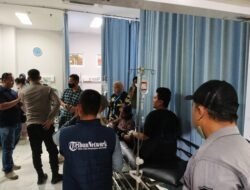 Demo Berujung Rusuh di Mapolda Sumsel: 2 Wartawan, 1 Polisi, dan 3 Mahasiswa Jadi Korban Pengeroyokan